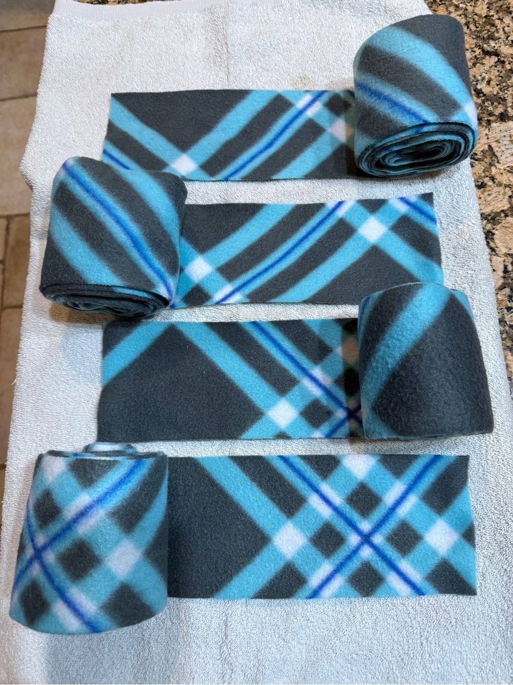 Polo Fleece leg wraps for Horse - Never been used Beautiful blues / gray 4 count